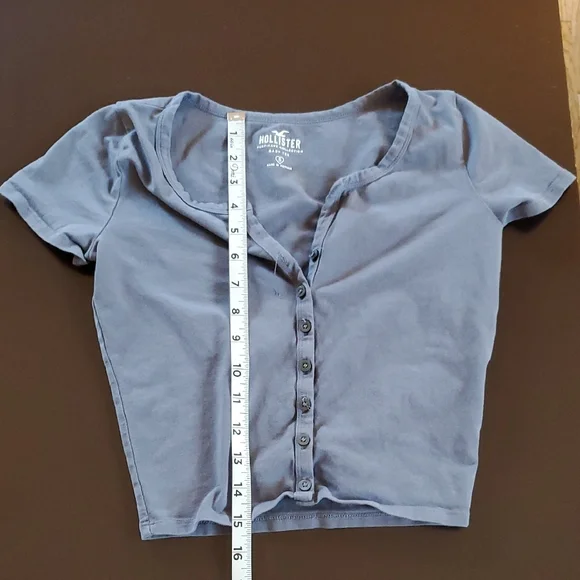 Hollister Blue Button-Up and White Graphic Tee Set - Picture 5 of 7